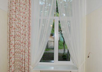 Cleaning of curtains